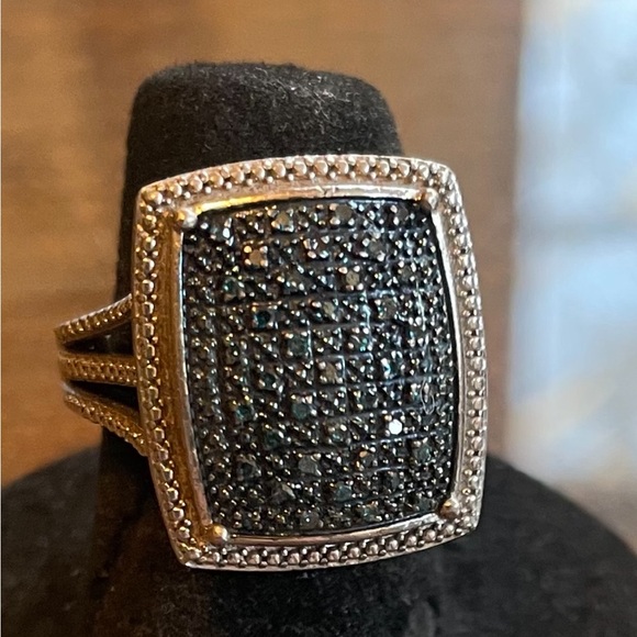 Diamond Blue Pompadour Ring. Size 6. Rhodium over 925 SS Gorgeous setting. - Picture 7 of 10